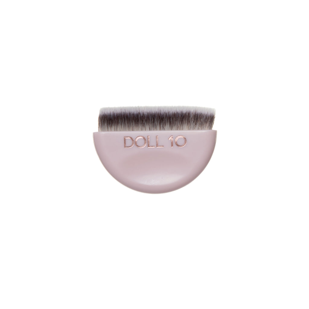 brush used to apply brow powder to hairline